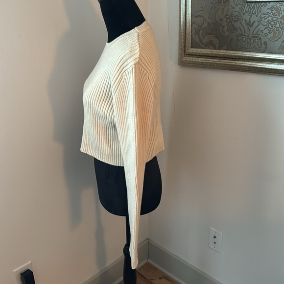 Pink Lily ribbed cream cropped crewneck women’s sweater Sz M - Picture 2 of 7